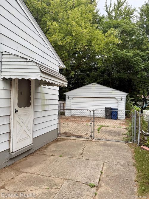 2807 Margate Cir, Flint, MI, 48506-1319 | Card Image