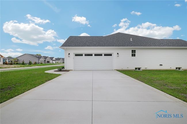 11171 Whitetail Way, House other with 3 bedrooms, 2 bathrooms and 2 parking in Whitehouse OH | Image 40