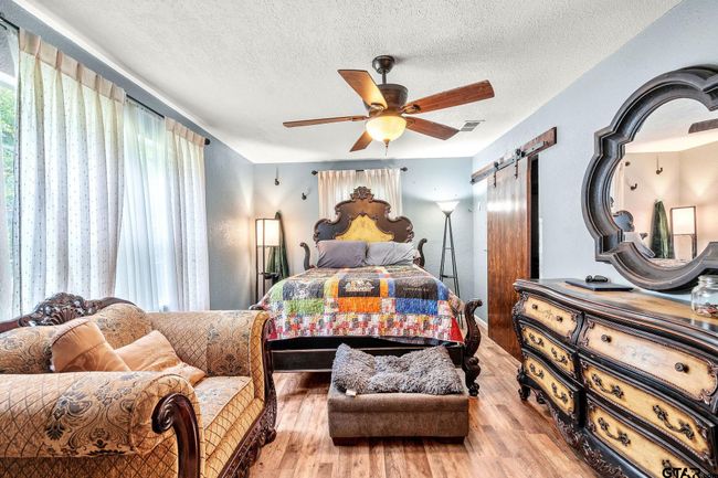 902 S Florey Ave, House other with 3 bedrooms, 2 bathrooms and null parking in Mt Pleasant TX | Image 14