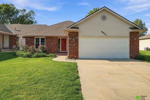 5921 Berkeley Dr, Lincoln, NE, 68512-1806 | Card Image
