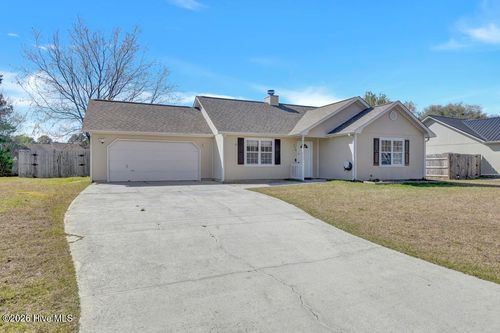 110 Foxlair Dr, Hubert, NC, 28539-4565 | Card Image