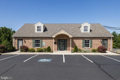 a-1723 Swamp Pike, GILBERTSVILLE, PA, 19525-9704 | Card Image