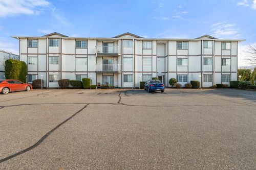 220-45669 Mcintosh Dr, Chilliwack, BC, V2P6V4 | Card Image