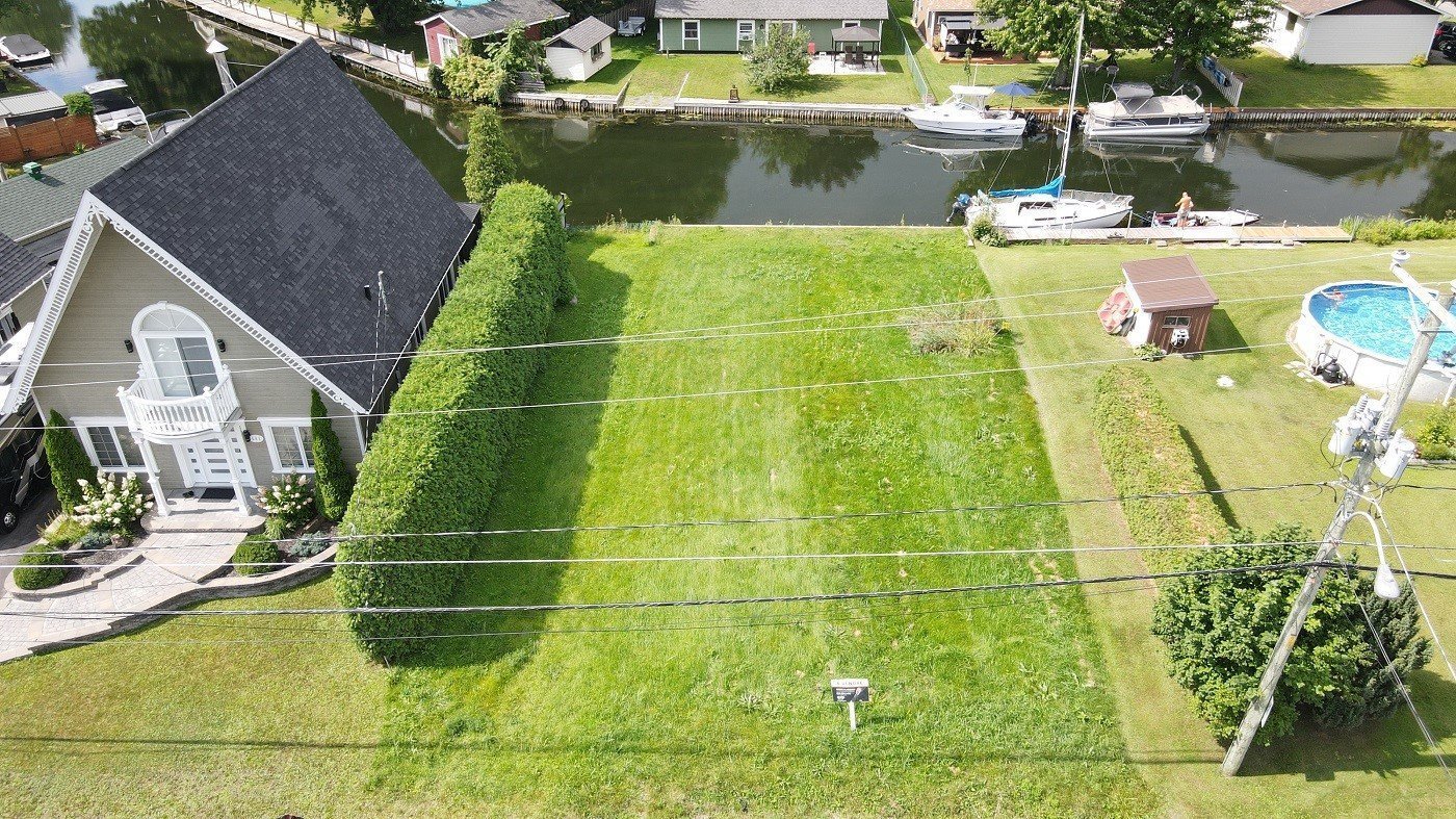 Land in Saint-Zotique 4