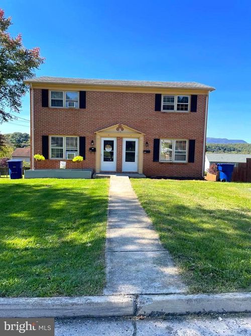 209 S Shenandoah Ave, FRONT ROYAL, VA, 22630-2549 | Card Image