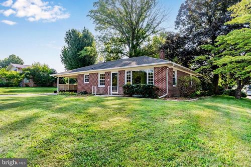 500 Charles St, SHIPPENSBURG, PA, 17257-2118 | Card Image