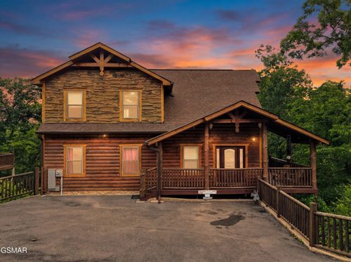 452 Alpine Mountain Way, Pigeon Forge, TN, 37863-7022 | Card Image
