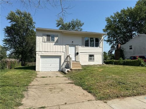 1511 Osage Trl, Independence, MO, 64058-1131 | Card Image