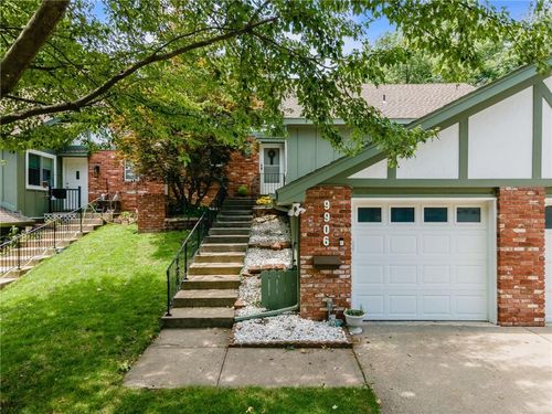 9906 Edelweiss Cir, Merriam, KS, 66203-4613 | Card Image