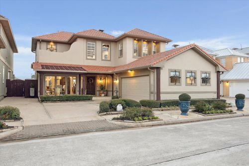 529 Southport Ln, Kemah, TX, 77565-2921 | Card Image