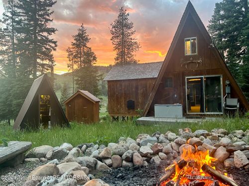 7 Jack Pine Rd, Jackson, WY, 83001 | Card Image