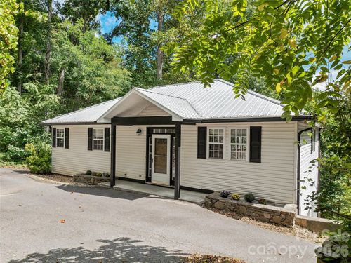 57 Mount Royal Dr, Arden, NC, 28704-2833 | Card Image
