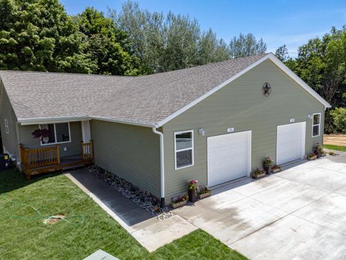 194 Devonwood Dr, Shelby, MI, 49455-9105 | Card Image