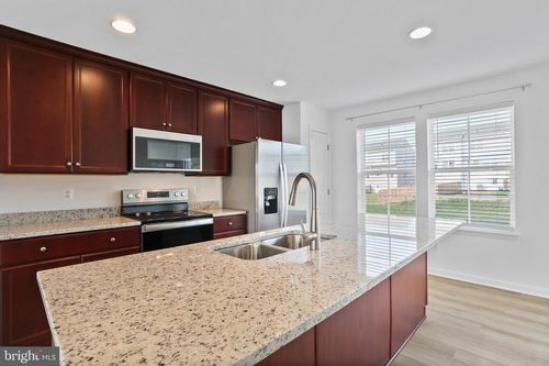 43 Andover Ct, BUNKER HILL, WV, 25413-2110 | Card Image