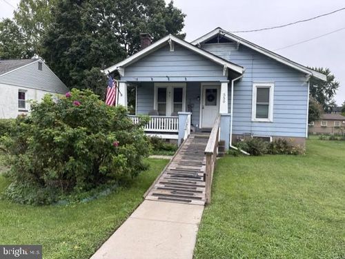 550 Washington Ave, NEWTOWN, PA, 18940-2131 | Card Image