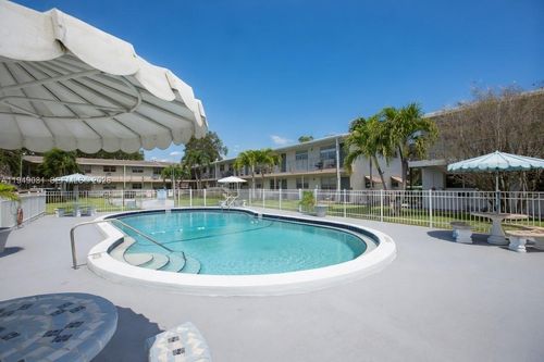 222-7401 Pines Blvd, Pembroke Pines, FL, 33024-7229 | Card Image