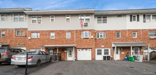18 Brownsell Ave, West Haverstraw, NY, 10993-1002 | Card Image