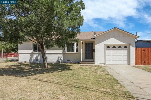 757 E 16th St, Marysville, CA, 95901-4651 | Card Image