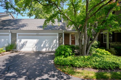 1075 Creekside Dr, Wheaton, IL, 60189-9104 | Card Image