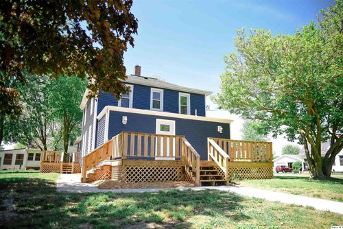 113 W 4th St, Golden, IL, 62339-1026 | Card Image