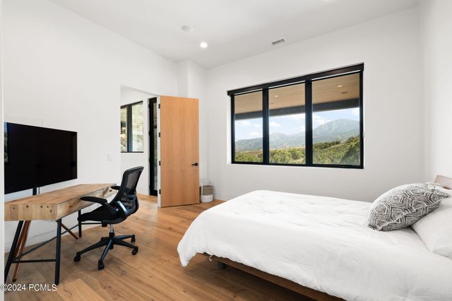 Bedroom six lower level | Image 61