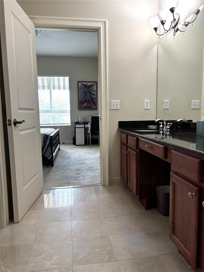 APT-449 - 16101 Emerald Estates Dr, Condo with 2 bedrooms, 3 bathrooms and null parking in Weston FL | Image 11
