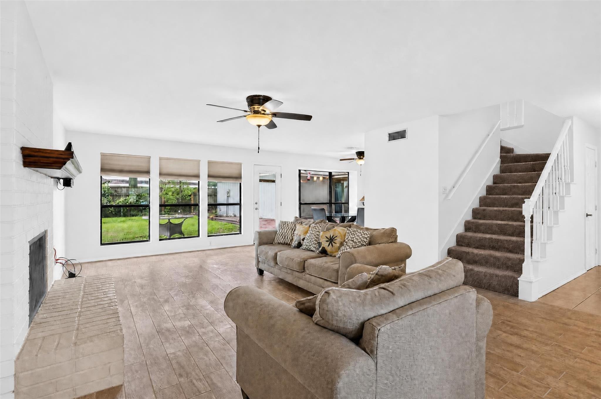 Residential Lease in Spring 5
