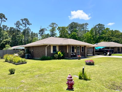 1001 Rue De Lasalle St, Waveland, MS, 39576-2831 | Card Image