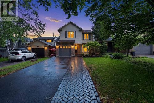 12 Odin Cres, Aurora, ON, L4G3T4 | Card Image