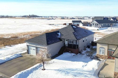 4020 Monarch Way, Stettler, AB, T4K1M4 | Card Image
