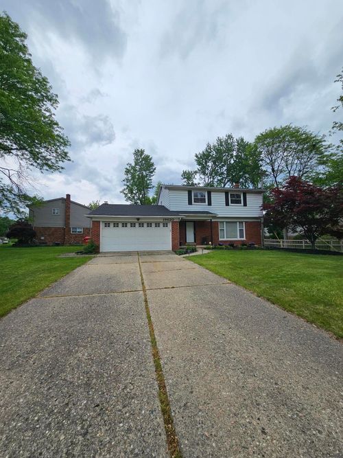 19620 Silver Spring St, Southfield, MI, 48076-5059 | Card Image