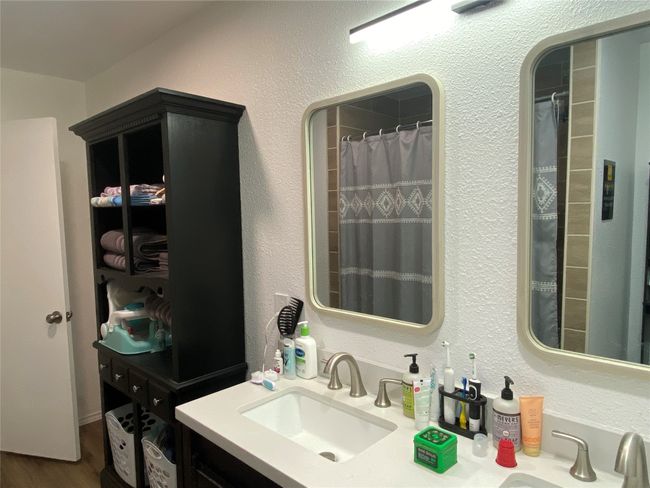 302 Meadow Dr, House other with 2 bedrooms, 1 bathrooms and null parking in Gainesville TX | Image 9