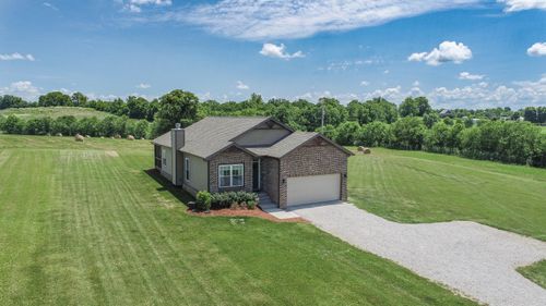 526 Steele Rd, Paris, KY, 40361-9340 | Card Image