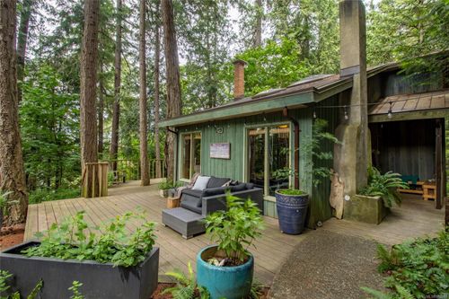 108 Payne Rd, Saturna Island, BC, V0N2Y0 | Card Image