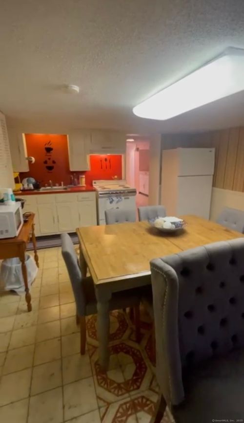 61 Shepard Ave, New Haven, CT, 06512-4440 | Card Image