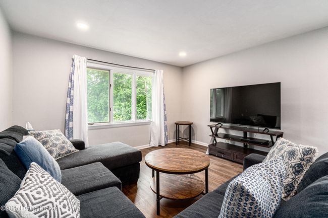 609 Lynn Rd, House other with 3 bedrooms, 2 bathrooms and null parking in New Albany IN | Image 12