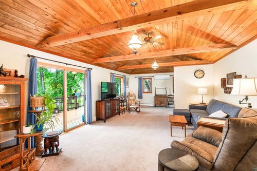 5506 W Arrowhead Rd, Hermantown, MN, 55811-1338 | Card Image