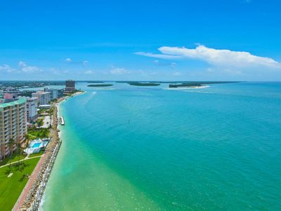 1902 - 970 Cape Marco Drive, Condo with 3 bedrooms, 3 bathrooms and null parking in Marco Island FL | Image 1