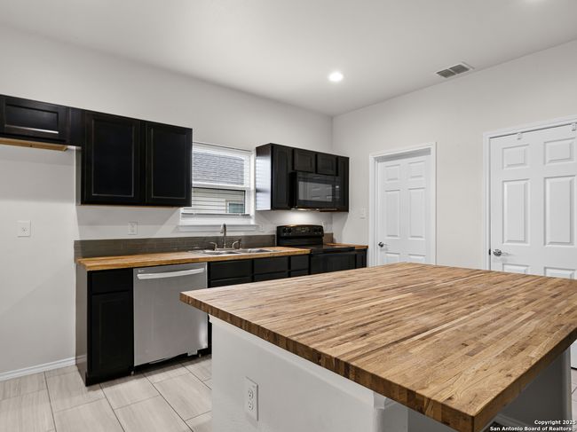 731 Cimarron, House other with 3 bedrooms, 2 bathrooms and null parking in Spring Branch TX | Image 18