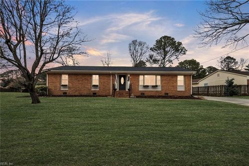 5724 Craneybrook Ln, Portsmouth, VA, 23703-1661 | Card Image