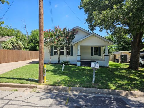 806 W Spring St, Weatherford, TX, 76086-3162 | Card Image