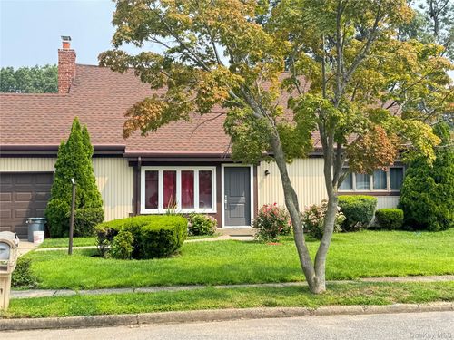 39 Comerford St, Port Jefferson Station, NY, 11776-3901 | Card Image