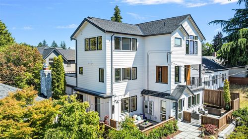 3812 31st Ave W, Seattle, WA, 98199-1714 | Card Image