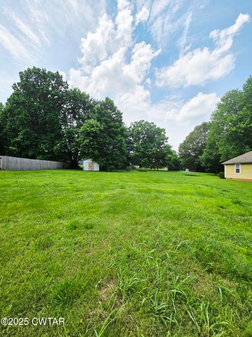 368 Buttonwood Dr, Jackson, TN, 38305-8915 | Card Image