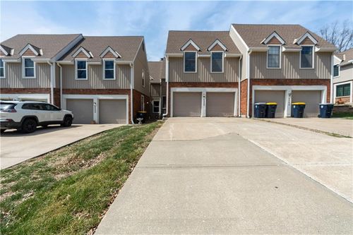 8240 Nw Birch Ln, Kansas City, MO, 64151-1094 | Card Image