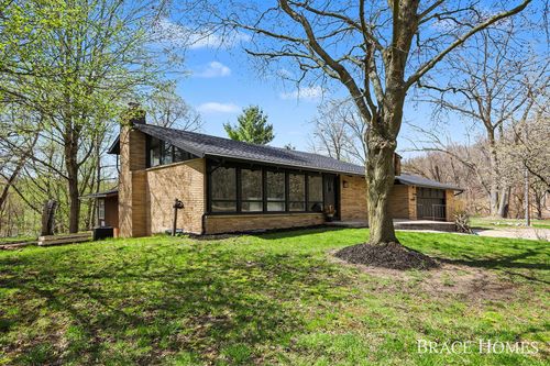 249 Thurman St, Belding, MI, 48809-9707 | Card Image