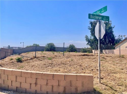 1604 Buckeye St, Highland, CA, 92346-4623 | Card Image