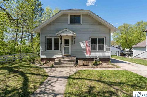 422 S 2nd St, Le Sueur, MN, 56058-2003 | Card Image