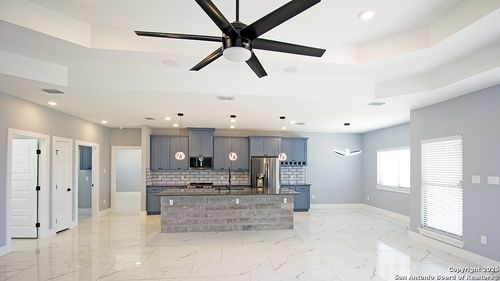 792 Lake Valley Dr, La Vernia, TX, 78121-5115 | Card Image