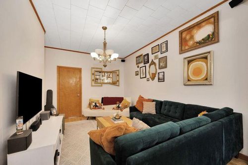 20 Linden St, Ridgewood, NY, 11385-2438 | Card Image